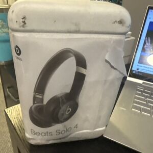 Beats Solo 4 Wireless On-Ear Bluetooth Headphones Black MUW23LL/A Damaged Box